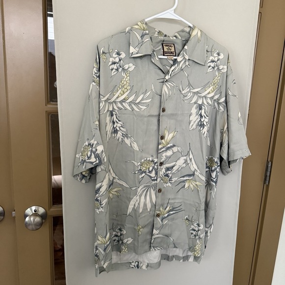 Tommy Bahama Men's Medium Vintage Floral 100% Silk Short Sleeve Button Up Shirt - Picture 1 of 6